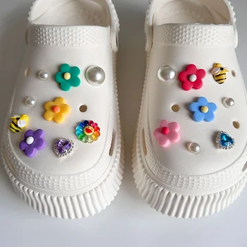 DIY יוקרה מעצב חמוד דבורים חמניות נעליים קסמי חבילת אביזרי וינטג ' בלינג לבבות יהלומים מלאכותיים כל-התאמת נעליים תכשיטים
