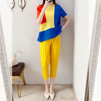 אופנה הגירסה הקוריאנית של הסיבוב קפלים צוואר חולצה נשית חדשה פשוט אופי רופף דק פראי העליון 2023 חולצת קיץ