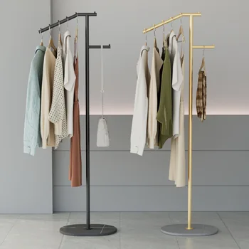 מודרני אחסון אנכי אינטרנט מפורסמים בגדים, מדף אור יוקרה העומד על רצפה אבן צלחת מתכת נייד המעיל